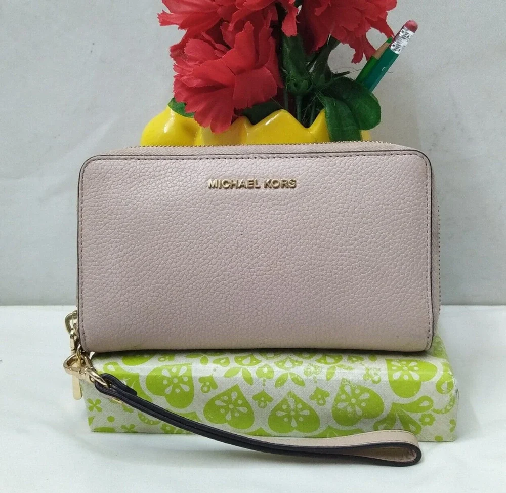 Michael Kors Light Pink Pebbled Leather Zip Around Credit Card ID Window Wallet